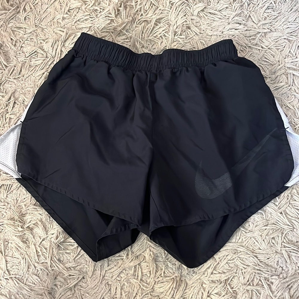 nike runner shorts size xs